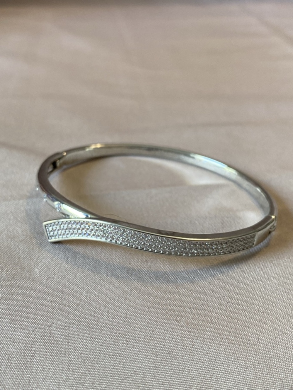 Silvertone bangle with Pavey stones